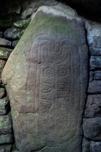 Steinzeitliche Steinmetzarbeit