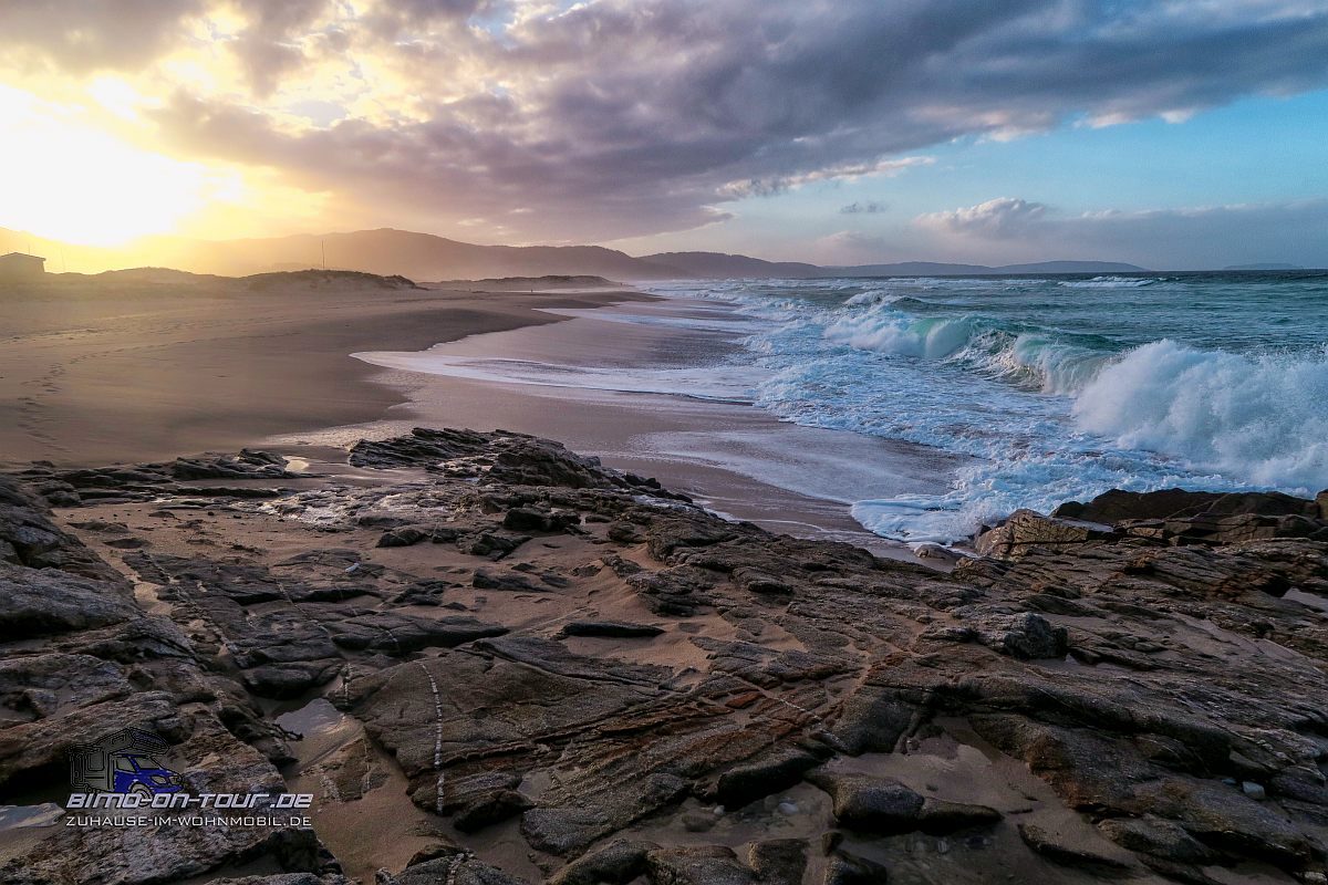 Abendstimmung-mit-Brandung